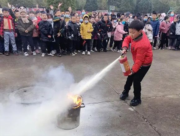 做到“七不 一斷”杜絕學(xué)?；鸹?/>
                                                                </div>
                            <div   id=